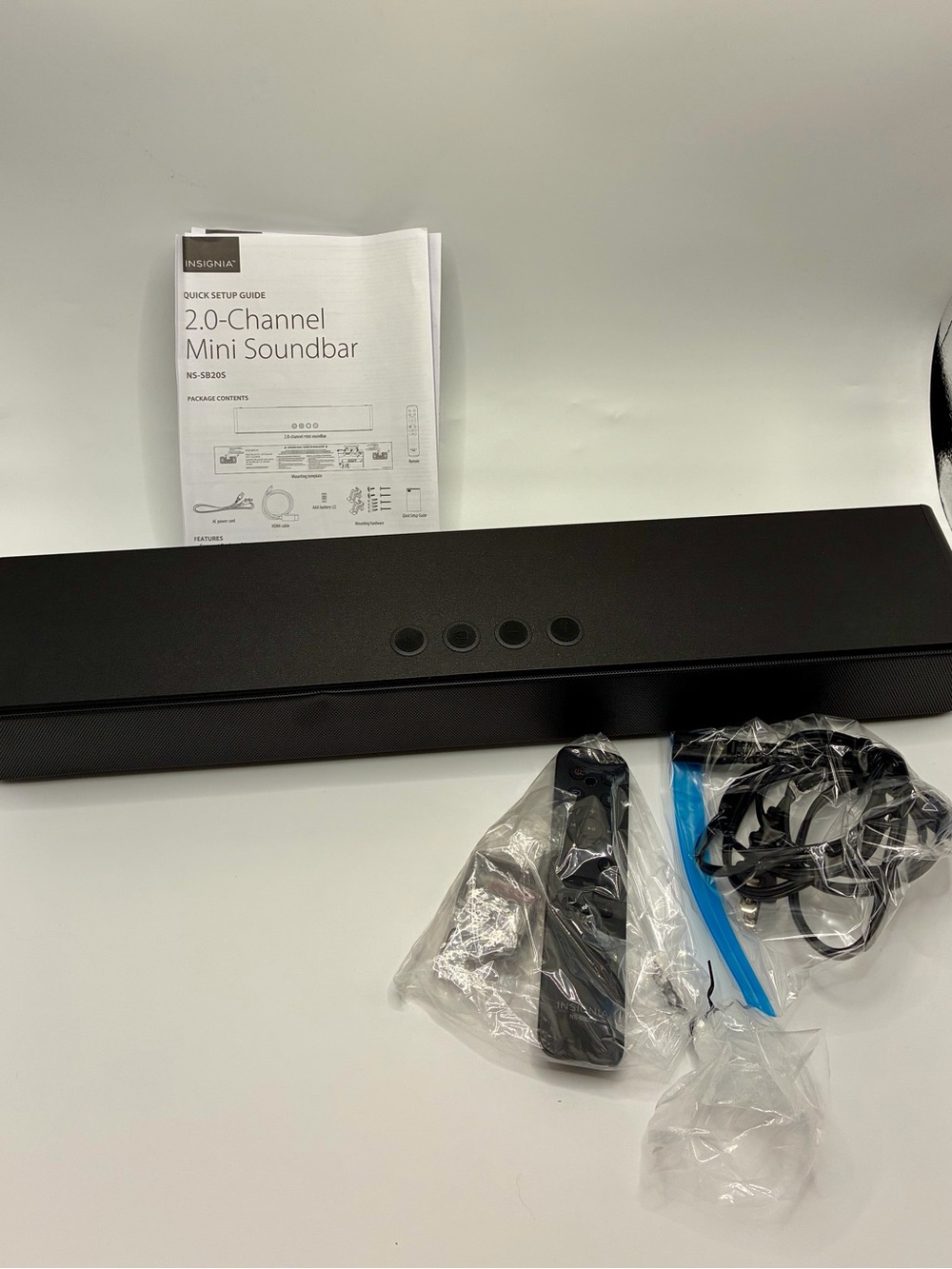 Insignia 20" Mini Soundbar NS-SB205 Bluetooth Home Theater Speaker w/ Remote
